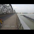 Wir haben soeben den Hugli auf der Vivekananda Setu überquert